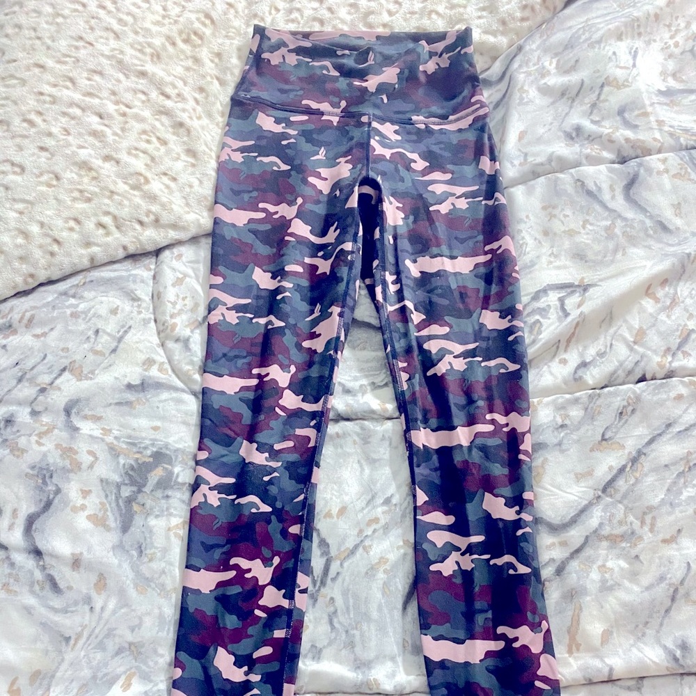 Fabletics Mid-Rise Powerhold Leggings